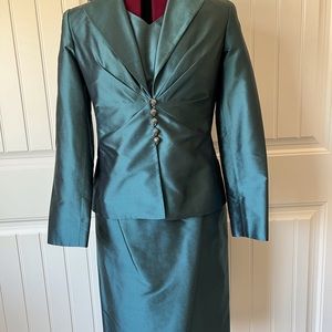 Silk, completely lined formal 3 piece suit.